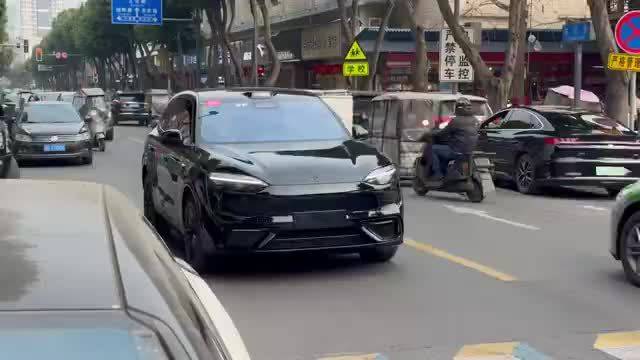 看腻了静态的问界M6 再来点动态的 问界M6黑武士 好看我只说一次