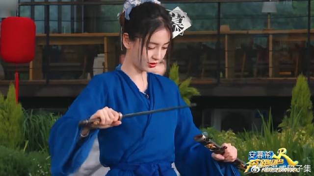 原来baby也是卧底，下秒一皱眉，直接美到心坎上了！