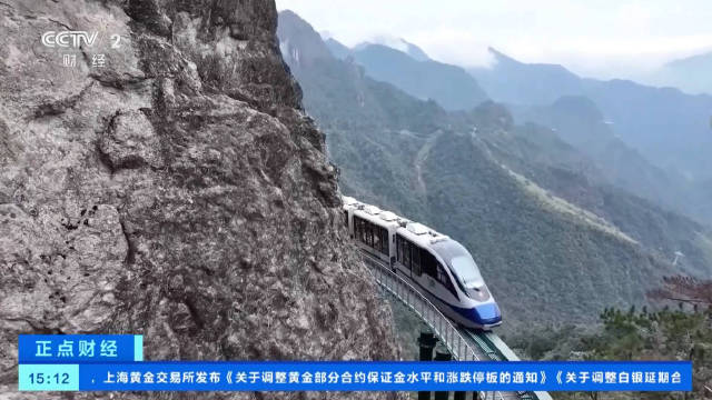 江西悬崖主题游火爆悬崖动车火了