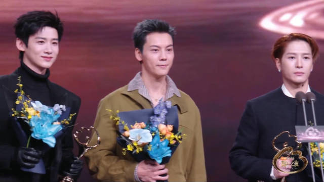 微博年度号召力演员：白敬亭、陈伟霆