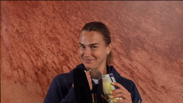 WTA众球员助眠音风格各异，萨巴伦卡活泼大坂直文静