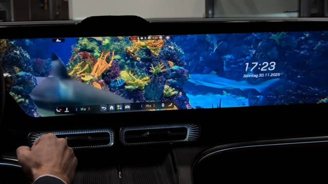 大联屏的发明者 再次发明大联屏 奔驰GLC纯电 联屏效果还是很美的