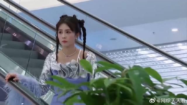 要被郑恺笑死，竟要求白鹿保护自己，白鹿整个人都傻了！