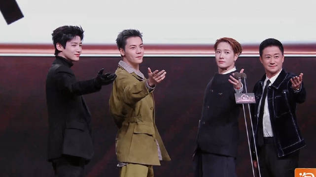 陈伟霆称白敬亭粤语没自己好，三人微博之夜送祝福