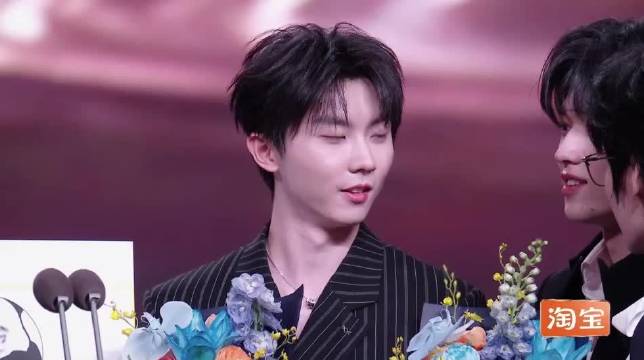 “马年的每一个假期都是马嘉祺” 好有梗的马老师