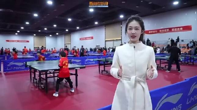 青岛陈梦乒乓球俱乐部于新区合作打造乒乓球基地，昨天陈梦亲自指导小朋友