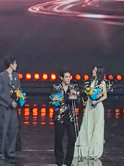 今天是像素小人来的