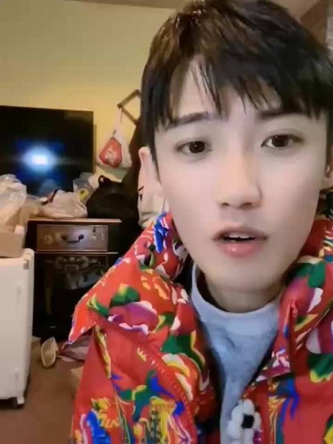 李辰轩建议周周珍可爱备孕前做鼻子整形