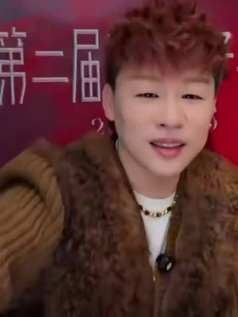 胡彦斌直播被称live的神害羞窃喜