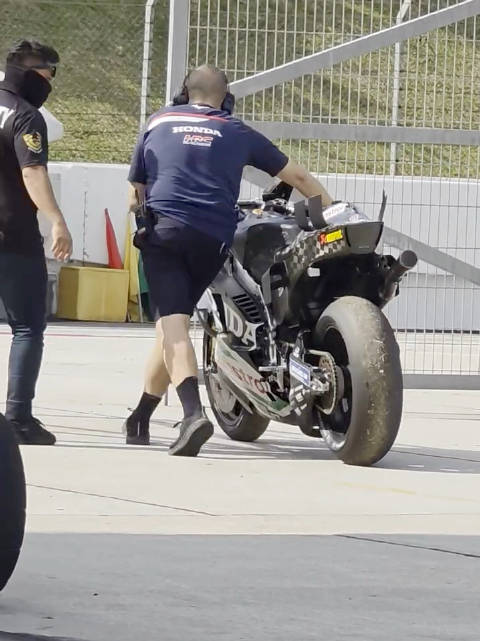 2026MotoGP雪邦测试第三天，Luca Marini赛车突发机械故障