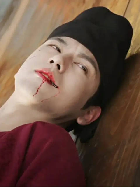 何惟芳亲眼看着爱人死去，崩溃痛哭