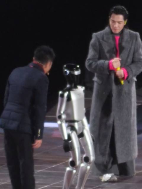 这机器人是突然没电了还是咋滴？