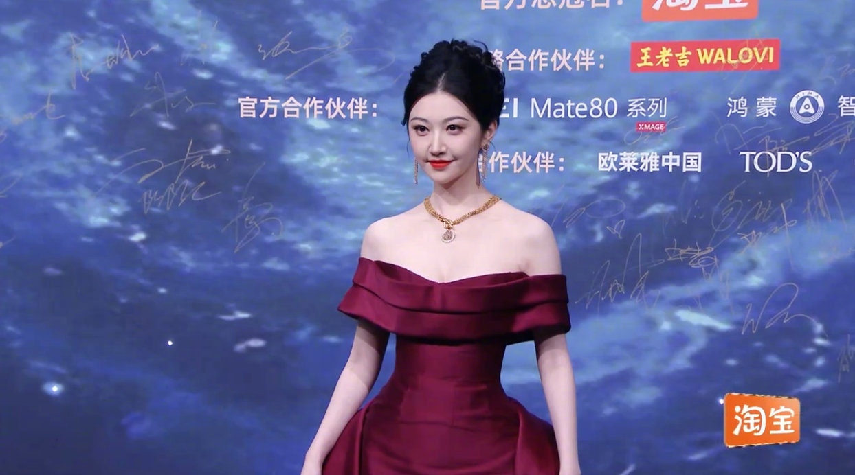 景甜亮相微博之夜红毯全程 人间富贵花，好美 女明星们都美成啥样了