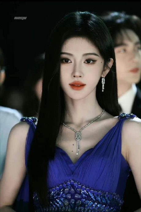 鞠婧祎的‘半永久妆容’和氛围感发型具体是如何打造的？