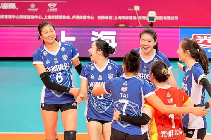 上海女排战胜卫冕冠军天津队的比赛，关键胜负手体现在哪些方面？