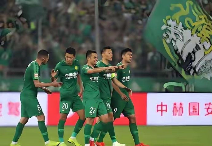 首次代表U19国足首发的北京国安球员邓捷夫，本场比赛表现如何？