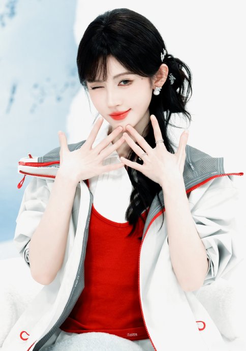 鞠婧祎这次的自拍为什么被粉丝称为“猫系女友风”？