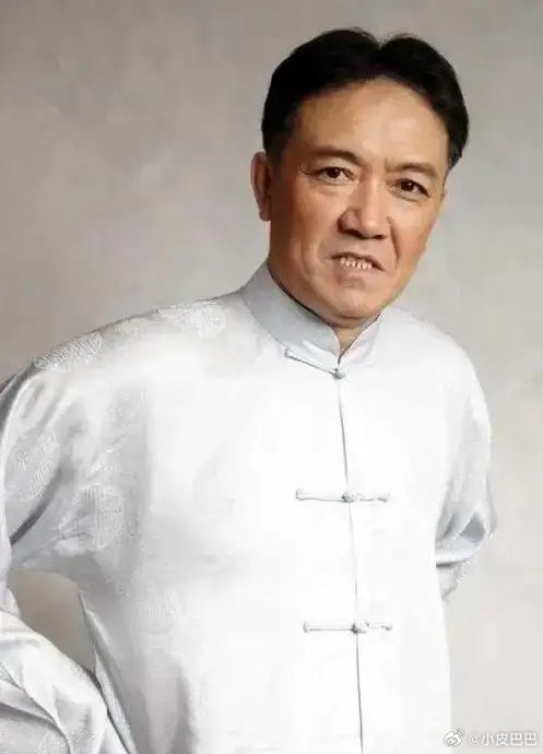 演员李幼斌个人的人生轨迹与长春的‘争春’精神有何关联？