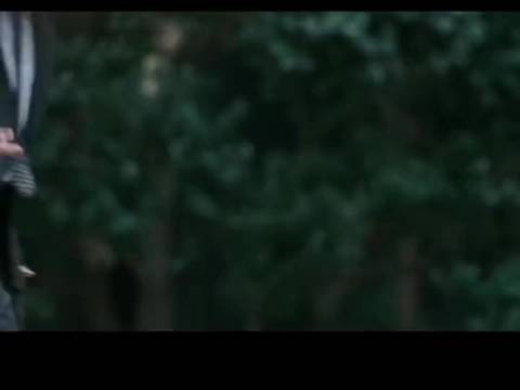 他终于成功了 为自己鼓掌 当幸福来敲门