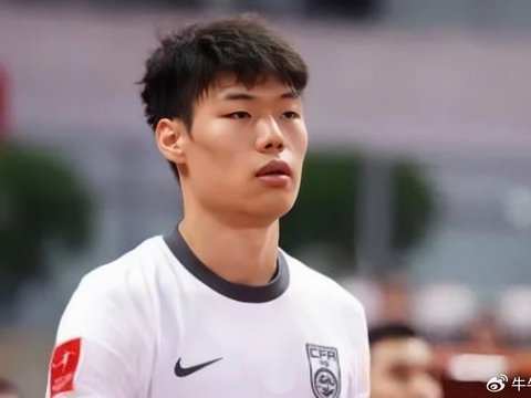 奇闻！U23国足主力中卫加盟山东泰山或告吹，只因遭球迷抵制