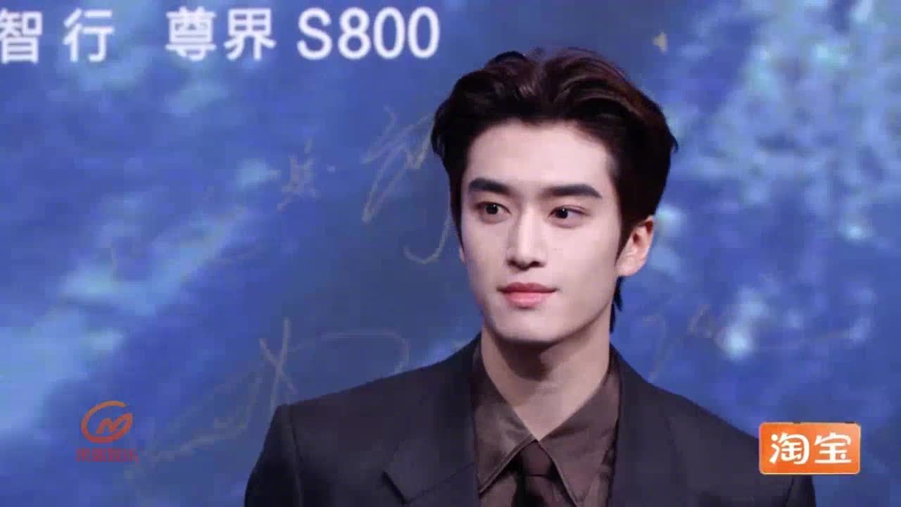 张康乐微博之夜红毯完整版 张康乐西装大背头好帅啊