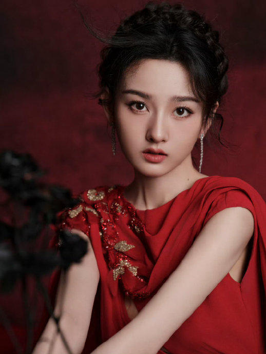 宋祖儿丁禹兮平番出演《司宫令》，大女主设定引发番位争议