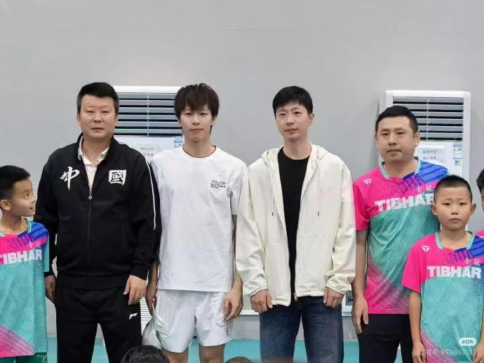 马龙和林高远2026年2月在朋友球馆相聚的具体情况是怎样的？