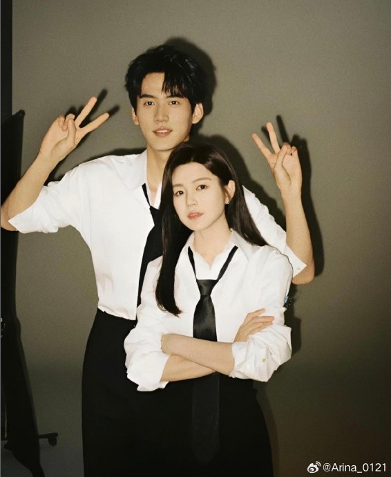 陈妍希和周柯宇合作的热播剧《狙击蝴蝶》讲述了什么故事？