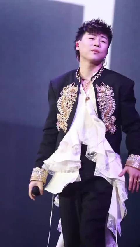 胡彦斌直播读ID被夸live的神害羞语无伦次