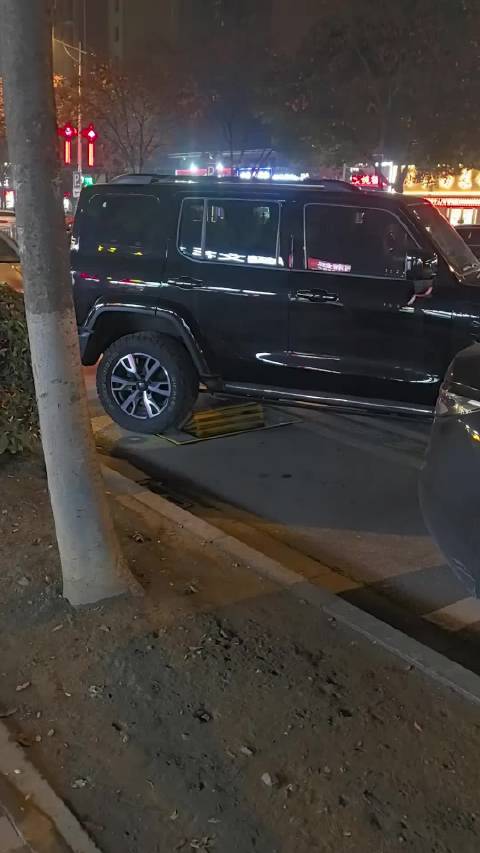 汽车底盘低是有好处的