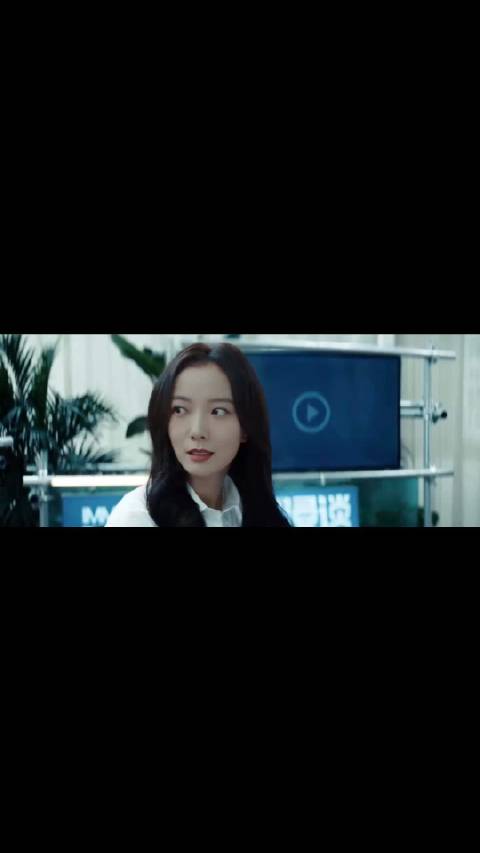 王珞丹《暗恋者》演双重人格,父母沉默成二次伤害