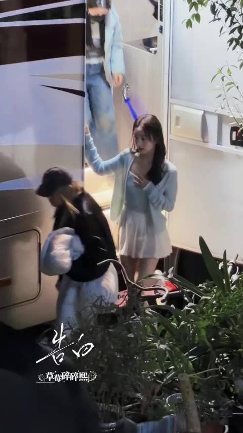 邓恩熙《告白》许随这套妆造好好看啊，很清新