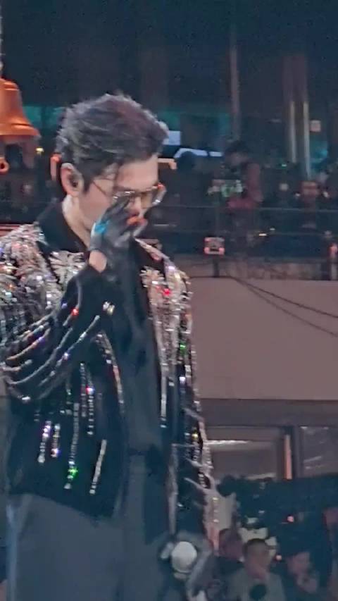 黄晓明事业起伏与感情波折引关注