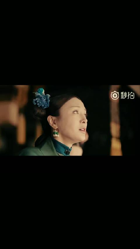 秦岚寄语粉丝别回头去拥有更好世界