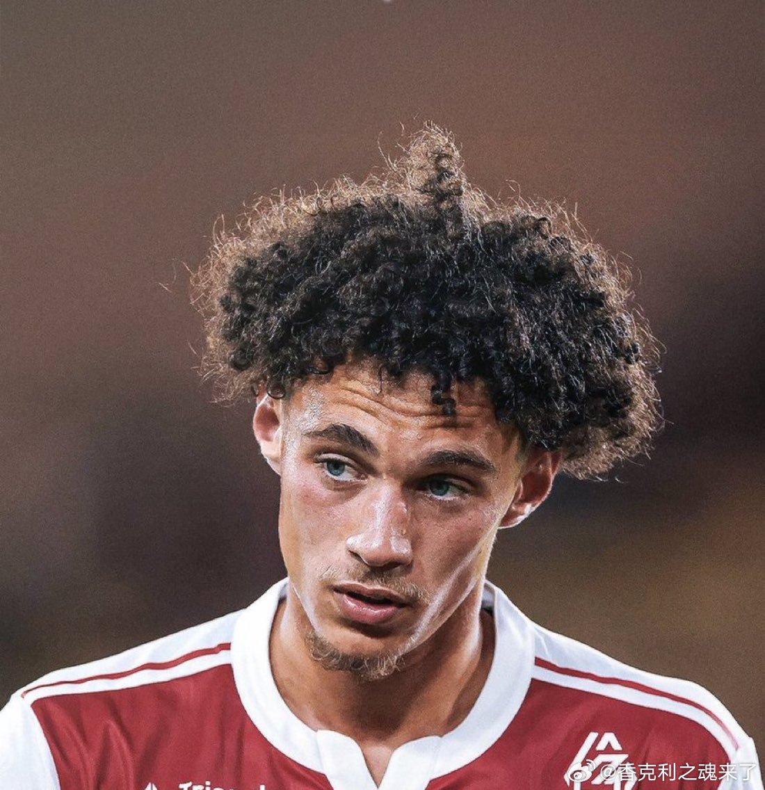 利物浦锁定奥利塞为首要目标，同时关注摩纳哥边锋阿克利乌什