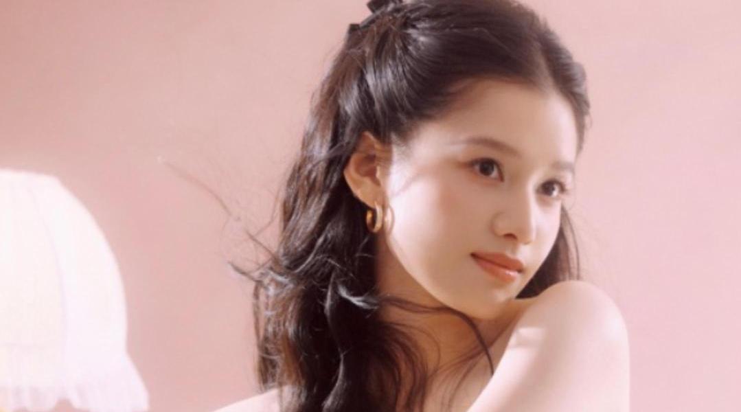 安利官上线！张婧仪体验广东木偶戏好专注