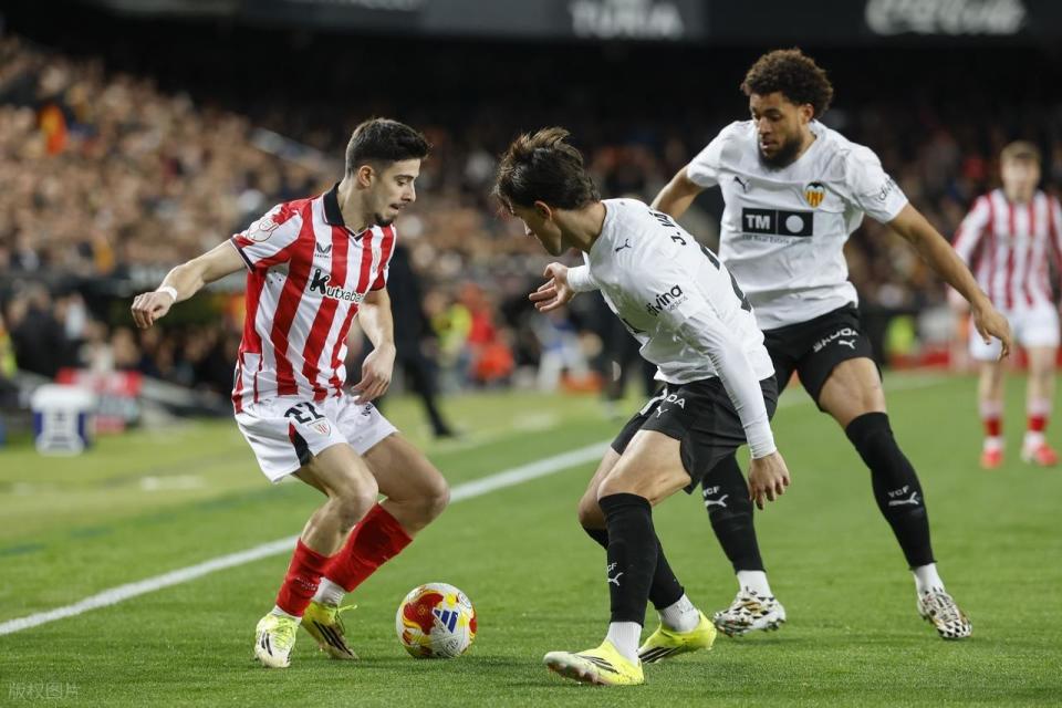 国王杯2-1,第96分钟读秒绝杀,西甲第11淘汰瓦伦西亚,半决赛PK巴萨