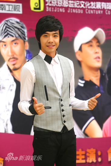 俞灏明Selina拍戏烧伤