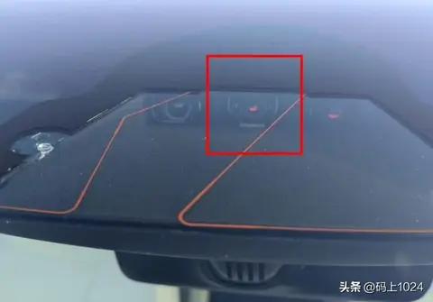 特斯拉FSD v14.1.3重磅更新：摄像头自动清洁，车主终于不用动手了