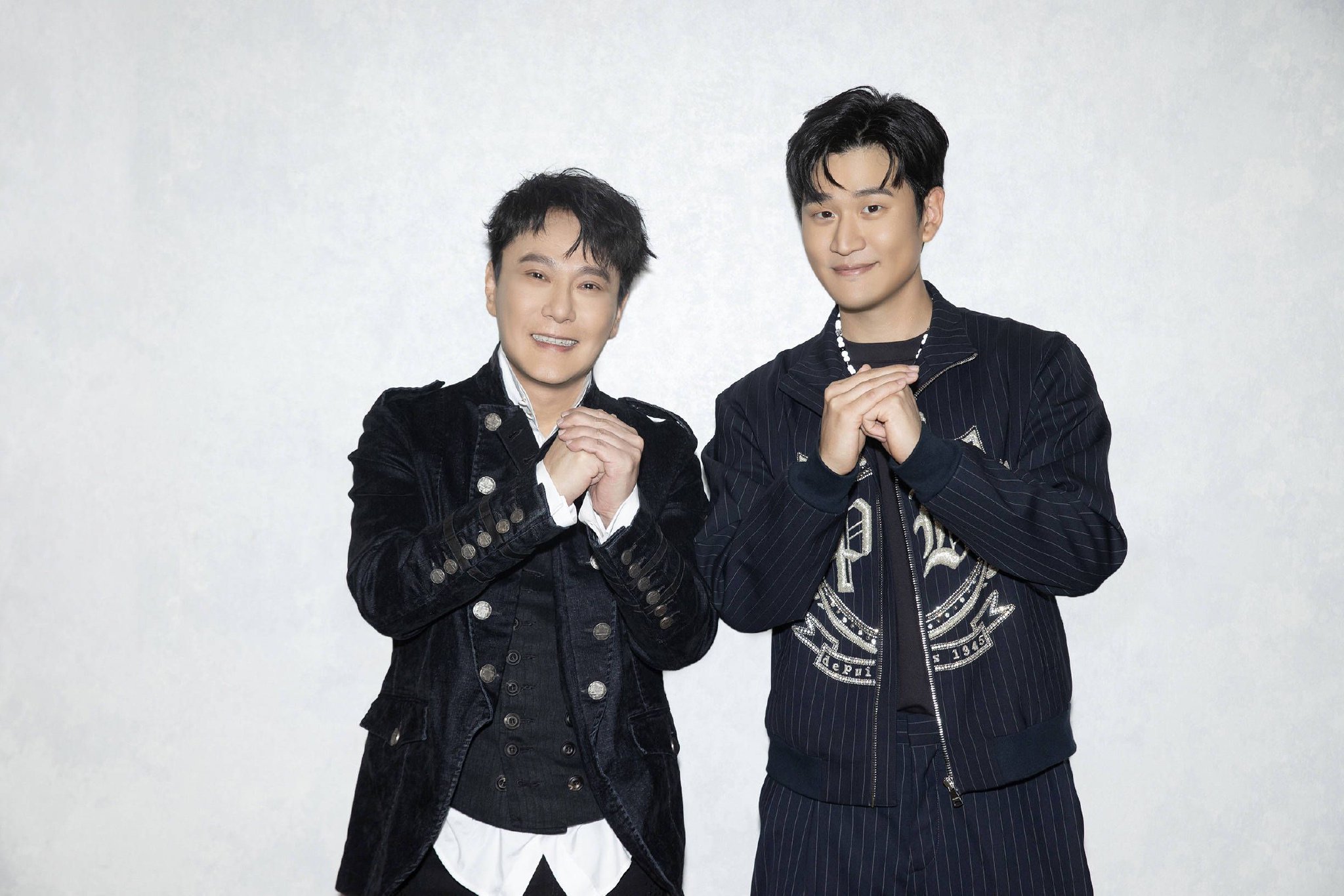 暌违8年“双哲会”再现，情歌王子张信哲周兴哲埋下合作新伏笔