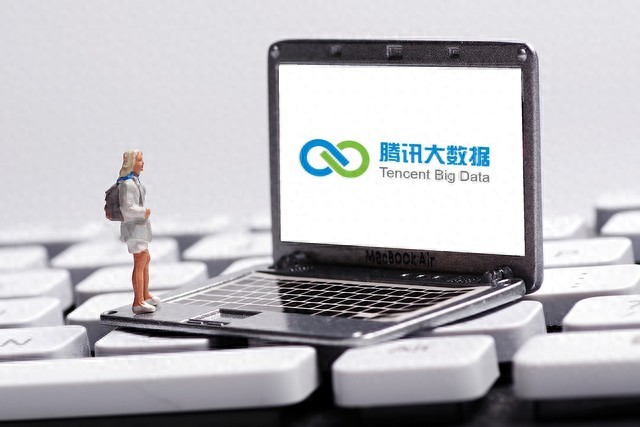 急调“AI超人”元宝入局微信搜索,普通用户如何抢占先机?