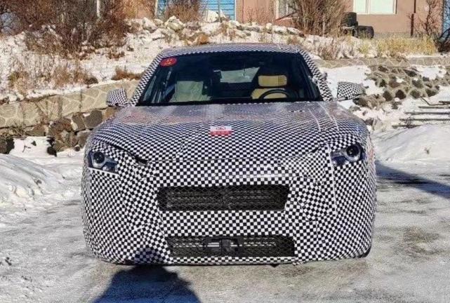 瞄准理想L9！搭载激光雷达+空气悬架，AITO旗舰问界M9谍照曝光