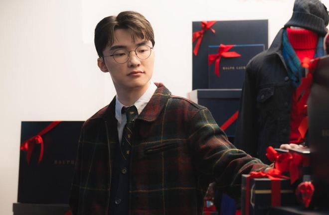 Faker获年度最佳电竞选手，Keria光头拒绝参加活动