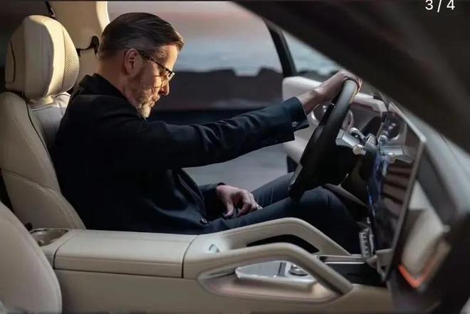 配备多块娱乐屏 极氪8X内饰曝光