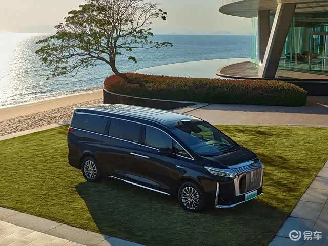 魏牌高山成2026马年央视春晚新媒体指定用车