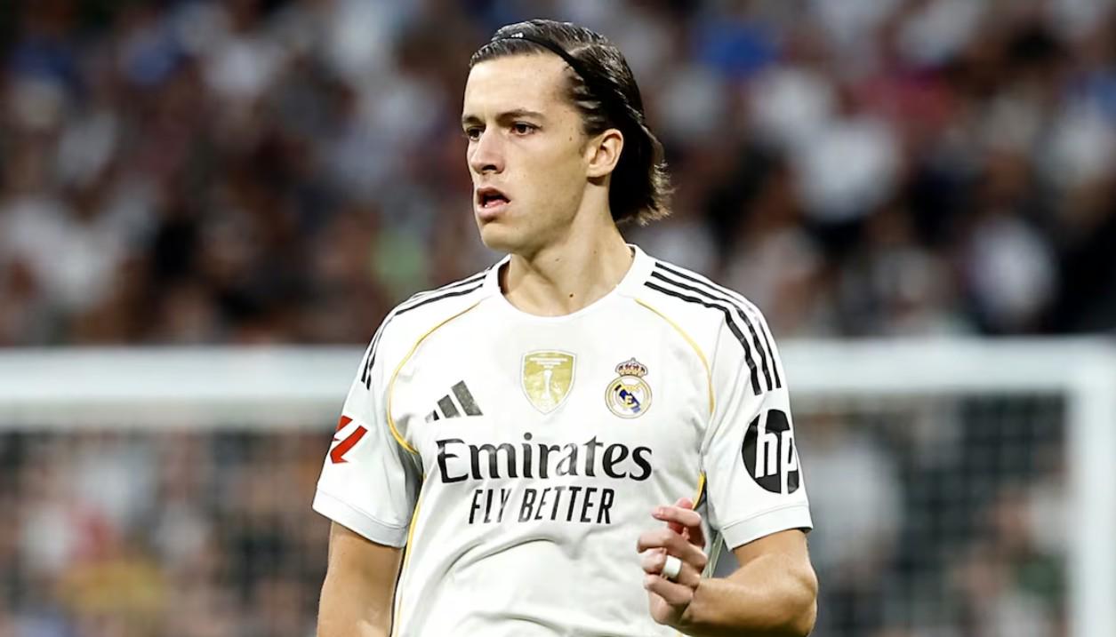 阿斯：卡雷拉斯已彻底失去了阿尔瓦罗的信任，不再是铁打主力