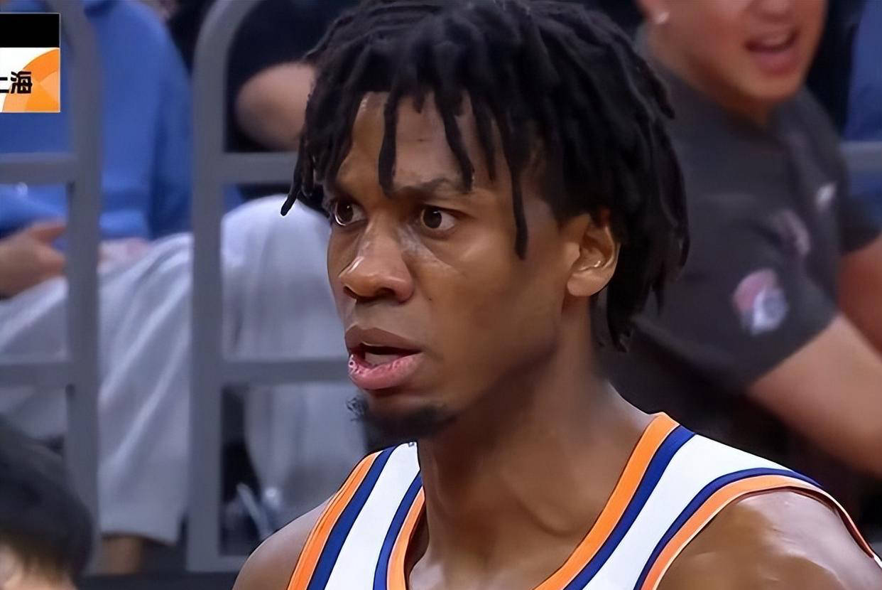 上海男篮客场逆转广东，完成双杀，赛后卢伟高度评价杜锋与广东队风度