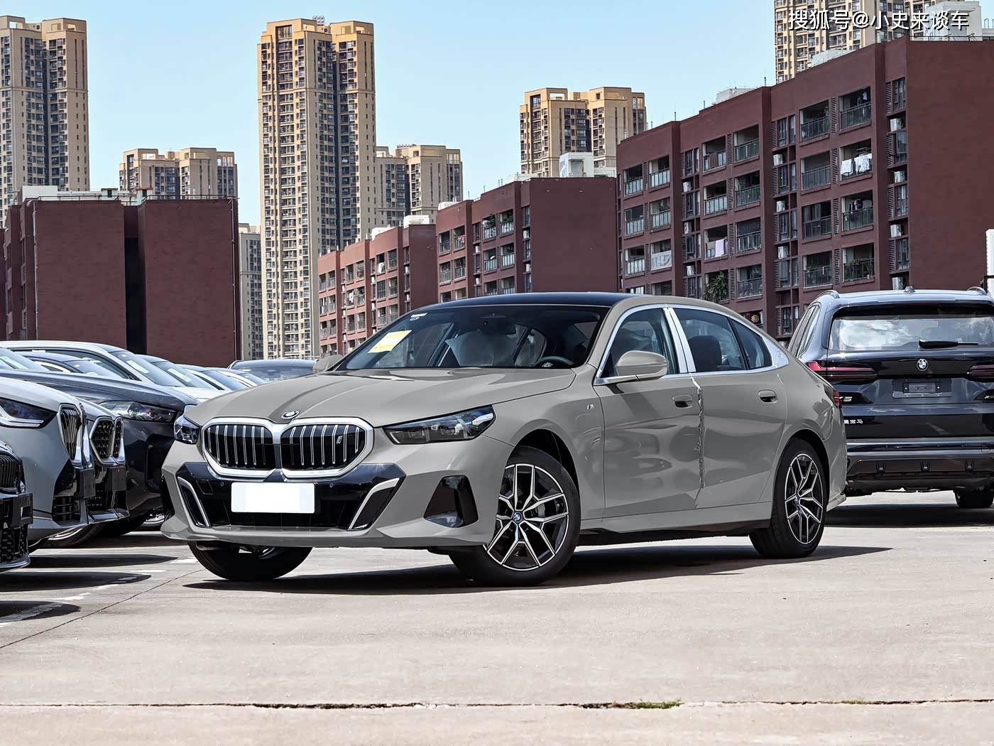 宝马中大型纯电轿车，售价不足37万！外观很动感，纯电续航602Km