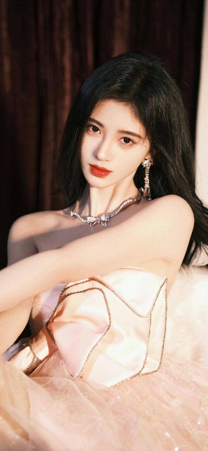 鞠婧祎将强势官宣QQ音乐超级会员代言人！