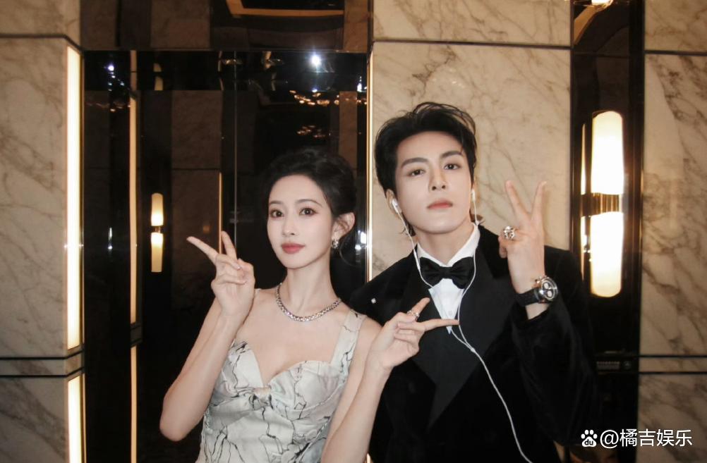 曾舜晞躲C那张合影放出来了